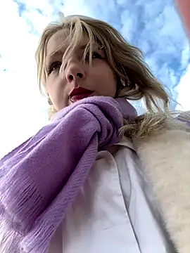 EveLittleSinner online show from 10/21/25, 11:22