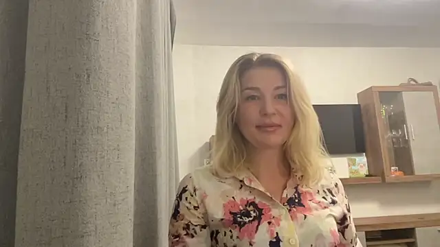 Blondie xoxoxo online show from 09/16/25, 08:48