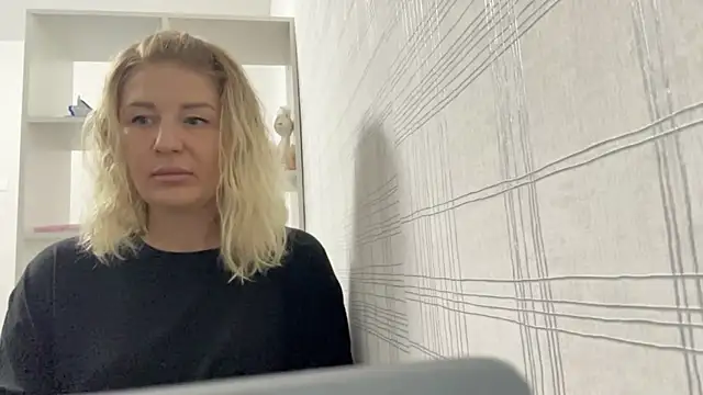 Blondie xoxoxo online show from 09/25/25, 07:56