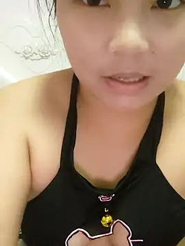 Snapshot of UUa333 chatting on 10/20/25, 12:05 UUa333 online show from 10/20/25, 12:05