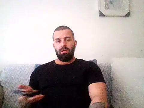 Snapshot of kean2365 chatting on 02/16/26, 01:29 kean2365 online show from 02/16/26, 01:29