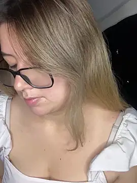 Blair Bunnyy online show from 11/20/25, 06:13