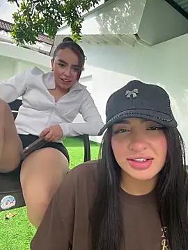 Snapshot of jenn_fit chatting on 01/18/26, 02:43 jenn fit online show from 01/18/26, 02:43