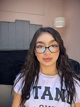 Snapshot of jenn_fit chatting on 02/01/26, 04:49 jenn fit online show from 02/01/26, 04:49