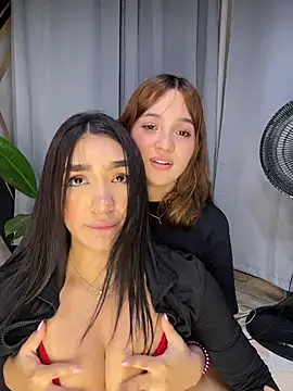 Snapshot of jenn_fit chatting on 02/15/26, 07:51 jenn fit online show from 02/15/26, 07:51