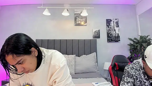 Snapshot of violet_and_myers chatting on 11/11/25, 11:32 violet and myers online show from 11/11/25, 11:32