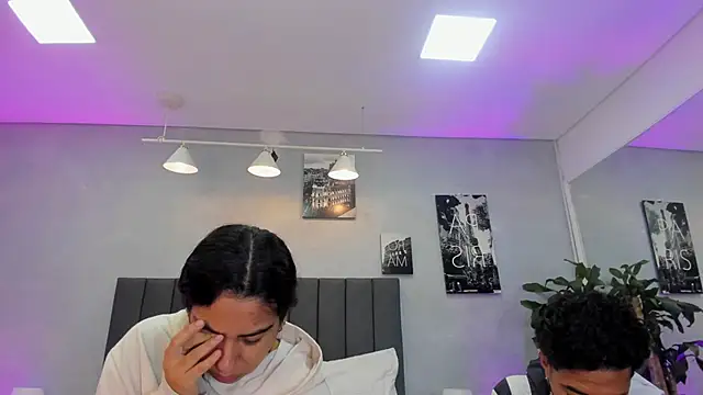 Snapshot of violet_and_myers chatting on 11/19/25, 11:32 violet and myers online show from 11/19/25, 11:32