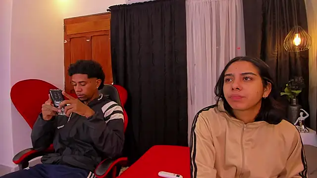 Snapshot of violet_and_myers chatting on 11/30/25, 11:14 violet and myers online show from 11/30/25, 11:14