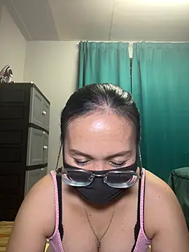 melyiaaa online show from 04/25/26, 02:47