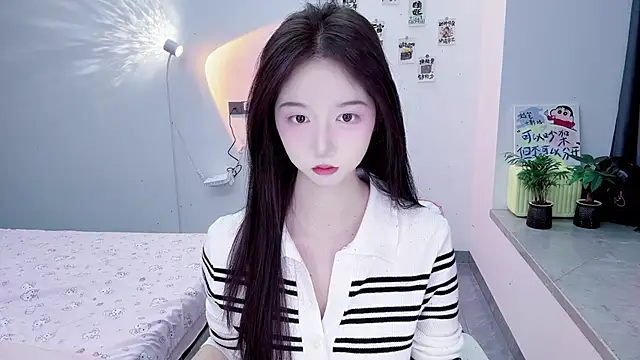 Snapshot of suger-TT chatting on 10/10/25, 01:21 suger-TT online show from 10/10/25, 01:21