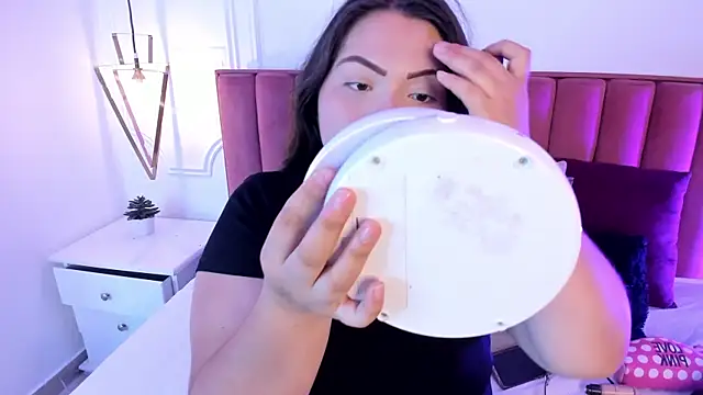 Tessa Sinclaire online show from 10/13/25, 07:36