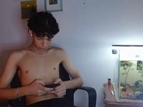 Snapshot of Xtremeplay_18 chatting on 09/22/25, 08:44 Xtremeplay 18 online show from 09/22/25, 08:44