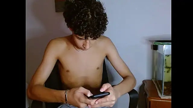 Snapshot of Xtremeplay_18 chatting on 10/03/25, 09:56 Xtremeplay 18 online show from 10/03/25, 09:56