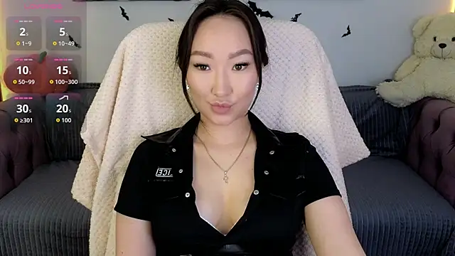 Mary Driden online show from 10/31/25, 11:00