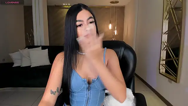 Snapshot of NataliaGaret chatting on 10/04/25, 03:48 NataliaGaret online show from 10/04/25, 03:48