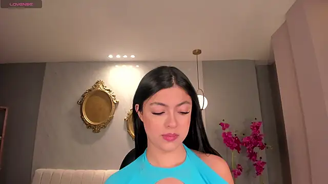 Snapshot of NataliaGaret chatting on 10/15/25, 03:28 NataliaGaret online show from 10/15/25, 03:28