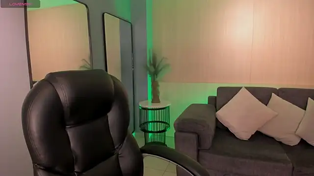 Snapshot of AyshelBrown chatting on 11/14/25, 03:49 AyshelBrown online show from 11/14/25, 03:49