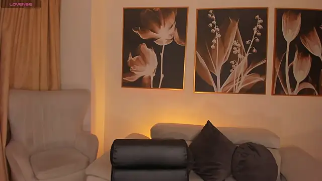 AyshelBrown online show from 12/20/25, 08:38