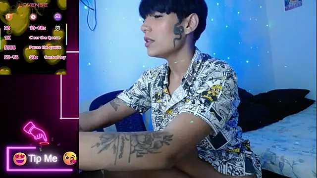 Snapshot of Papi_Mami_Live chatting on 11/22/25, 03:38 Papi Mami Live online show from 11/22/25, 03:38