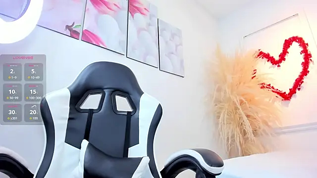 Miriam milf online show from 02/21/26, 12:28