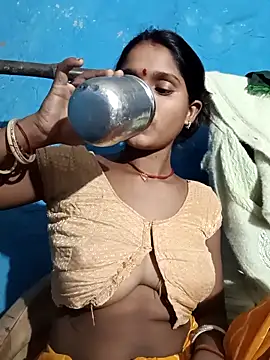 Snapshot of Harini_Gautam chatting on 10/22/25, 04:07 Harini Gautam online show from 10/22/25, 04:07