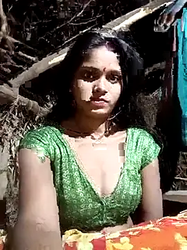 Snapshot of Harini_Gautam chatting on 11/21/25, 07:01 Harini Gautam online show from 11/21/25, 07:01