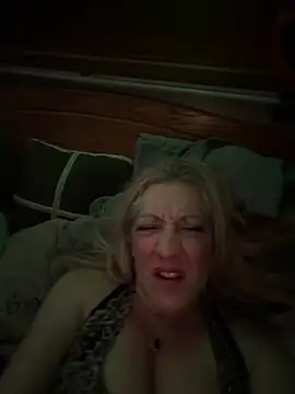 Vixen1221 online show from 12/20/25, 06:20