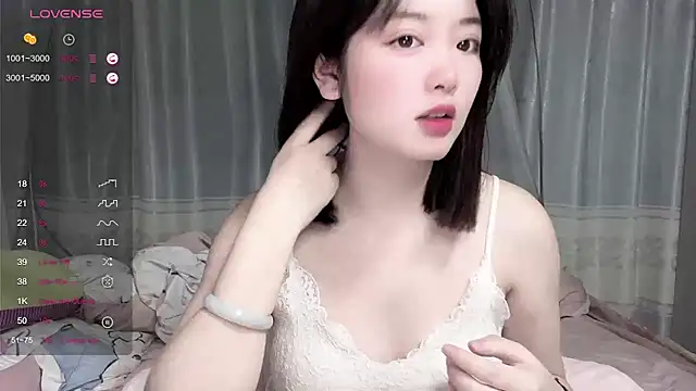 Snapshot of tender-11 chatting on 11/05/25, 10:59 tender-11 online show from 11/05/25, 10:59