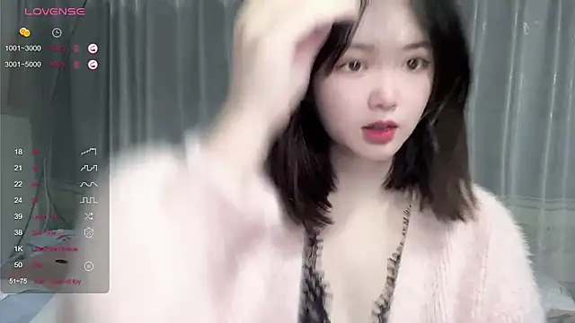 Snapshot of tender-11 chatting on 11/11/25, 11:10 tender-11 online show from 11/11/25, 11:10