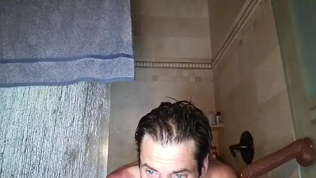 Snapshot of TallDrink11 chatting on 10/04/25, 07:17 TallDrink11 online show from 10/04/25, 07:17