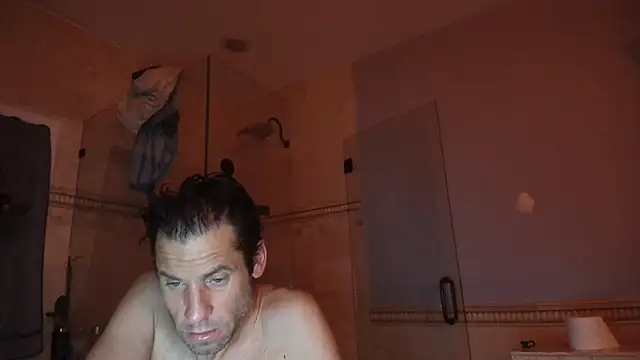 Snapshot of TallDrink11 chatting on 12/21/25, 08:32 TallDrink11 online show from 12/21/25, 08:32