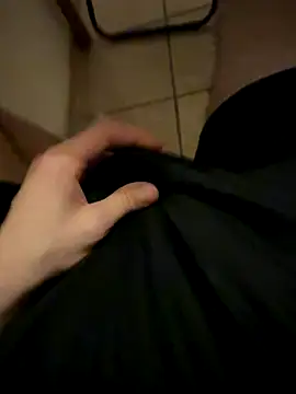 Snapshot of Dicksxd chatting on 09/20/25, 09:05 Dicksxd online show from 09/20/25, 09:05