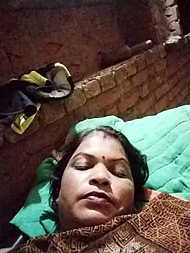 Snapshot of Bhavna_hot chatting on 09/27/25, 08:03 Bhavna hot online show from 09/27/25, 08:03