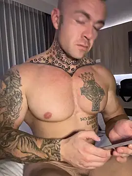 Snapshot of irishdaddyxxl chatting on 09/30/25, 04:34 irishdaddyxxl online show from 09/30/25, 04:34