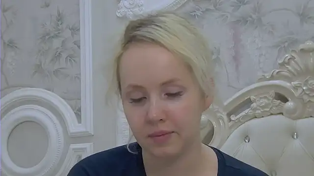 Snapshot of EllieFrosty_ chatting on 07/15/26, 03:12 EllieFrosty online show from 07/15/26, 03:12