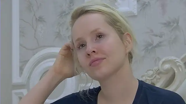 Snapshot of EllieFrosty_ chatting on 07/16/26, 12:27 EllieFrosty online show from 07/16/26, 12:27
