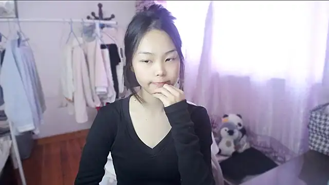 Snapshot of yao-yao_ chatting on 11/25/25, 05:18 yao-yao online show from 11/25/25, 05:18