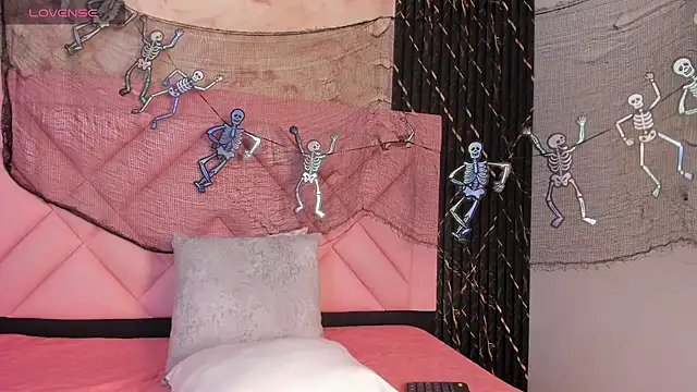 maia bianchi online show from 10/10/25, 01:32