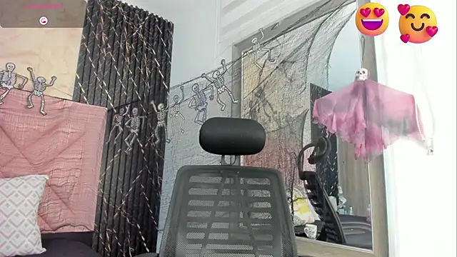 maia bianchi online show from 10/23/25, 01:54