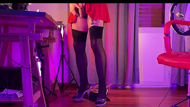 Snapshot of utopia2025 chatting on 10/20/25, 10:43 utopia2025 online show from 10/20/25, 10:43