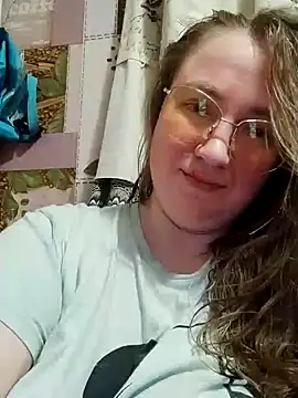 Snapshot of Kiss_Eva chatting on 12/22/24, 05:21 Kiss Eva online show from 12/22/24, 05:21