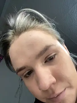 April Purr online show from 04/03/26, 09:51