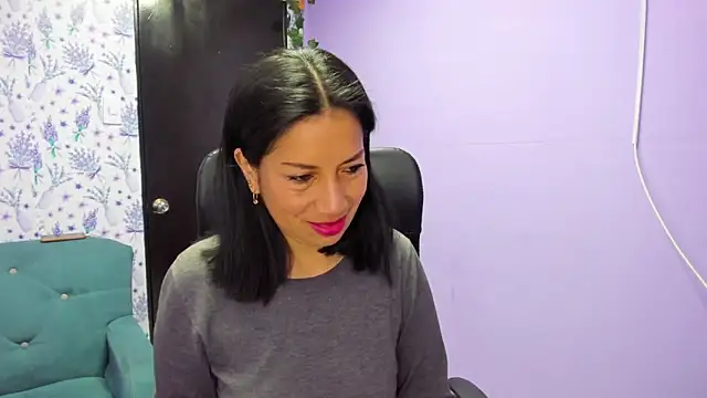 Megan Collinss  online show from 10/10/25, 03:22