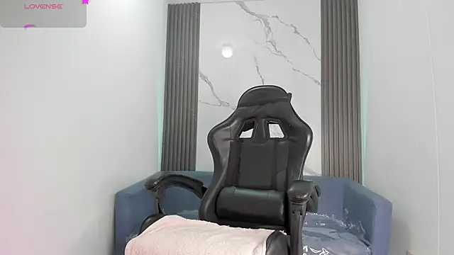 ShaunaDream online show from 10/02/25, 03:13