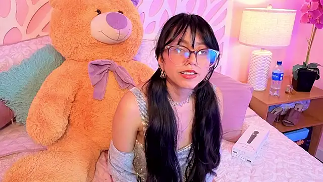 VioletxBloom online show from 02/19/26, 08:49