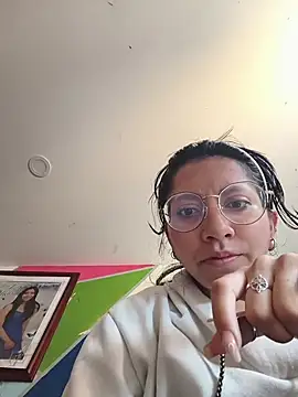 VioletxBloom online show from 03/01/26, 04:42