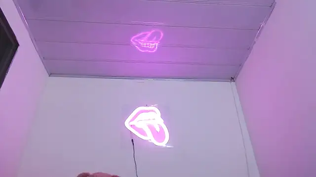 Snapshot of valerii_fox_69 chatting on 02/25/26, 03:27 valerii fox 69 online show from 02/25/26, 03:27