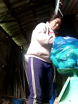 quynhkoolbae online show from 11/13/25, 01:48