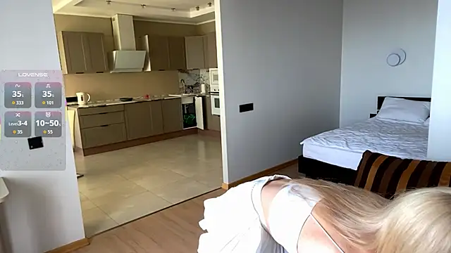 DestinyTurner online show from 10/05/25, 07:17