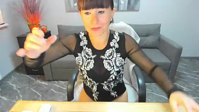 Betty Jone online show from 09/17/25, 05:31